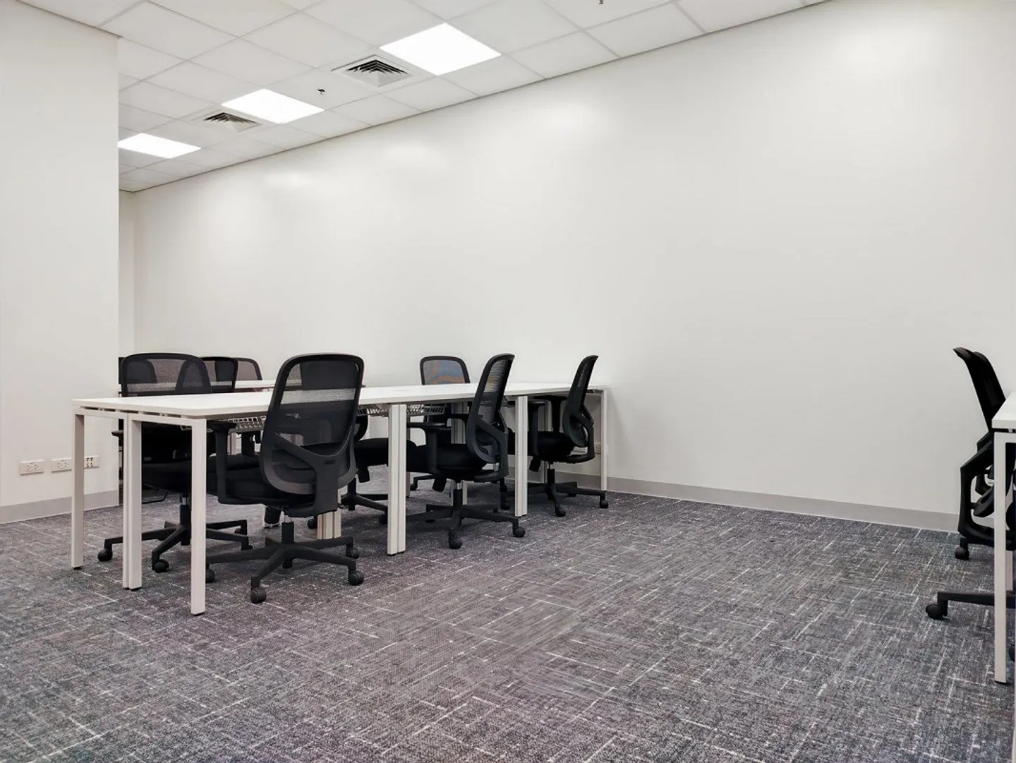 Private office space for 25 in Regus Spoom Glattpark - Photo 2 of 9