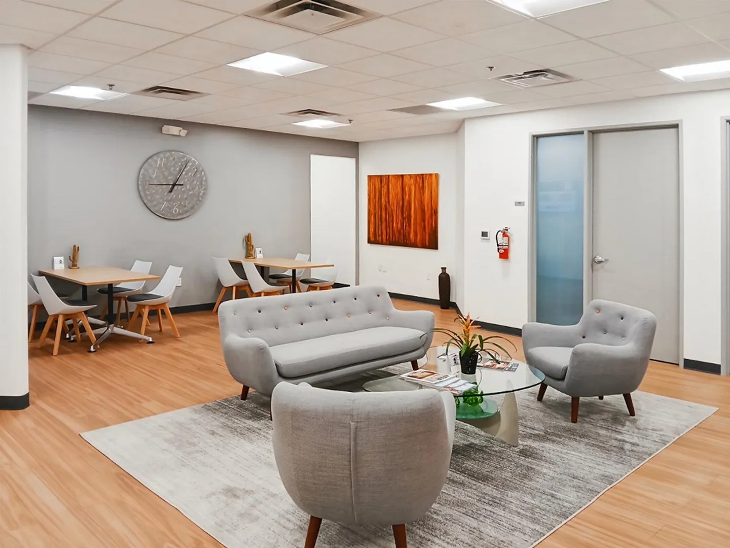 Private office space for 25 in Regus Spoom Glattpark - Photo 4 of 9