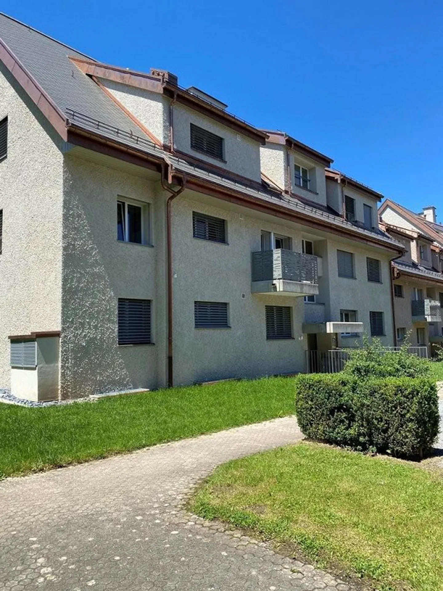 Elektrifizierter Parkplatz zu vermieten - bequem laden direkt vor Ort - Foto 1 von 1