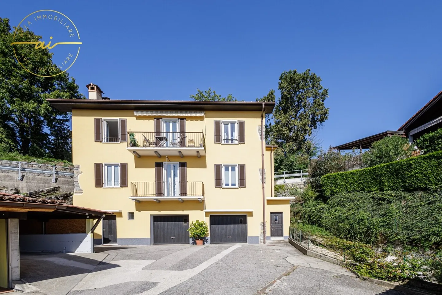 AMPIA CASA DI 6.5 LOCALI IN ZONA RESIDENZIALE A MORBIO INF. - Foto 1 di 13