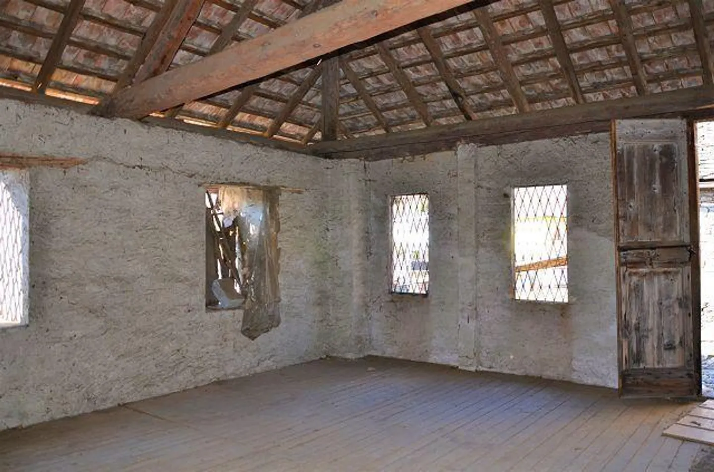 Renovation Opportunity in Malvaglia - Photo 3 of 25