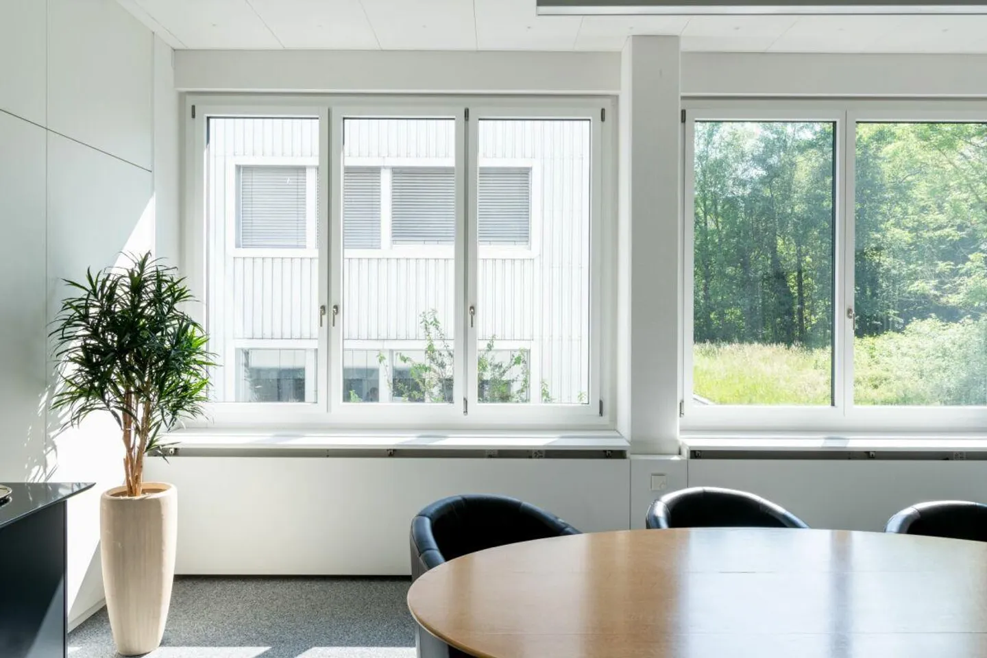 Vibrant Offices ? Energy Efficiency Meets Comfort - Photo 4 of 20