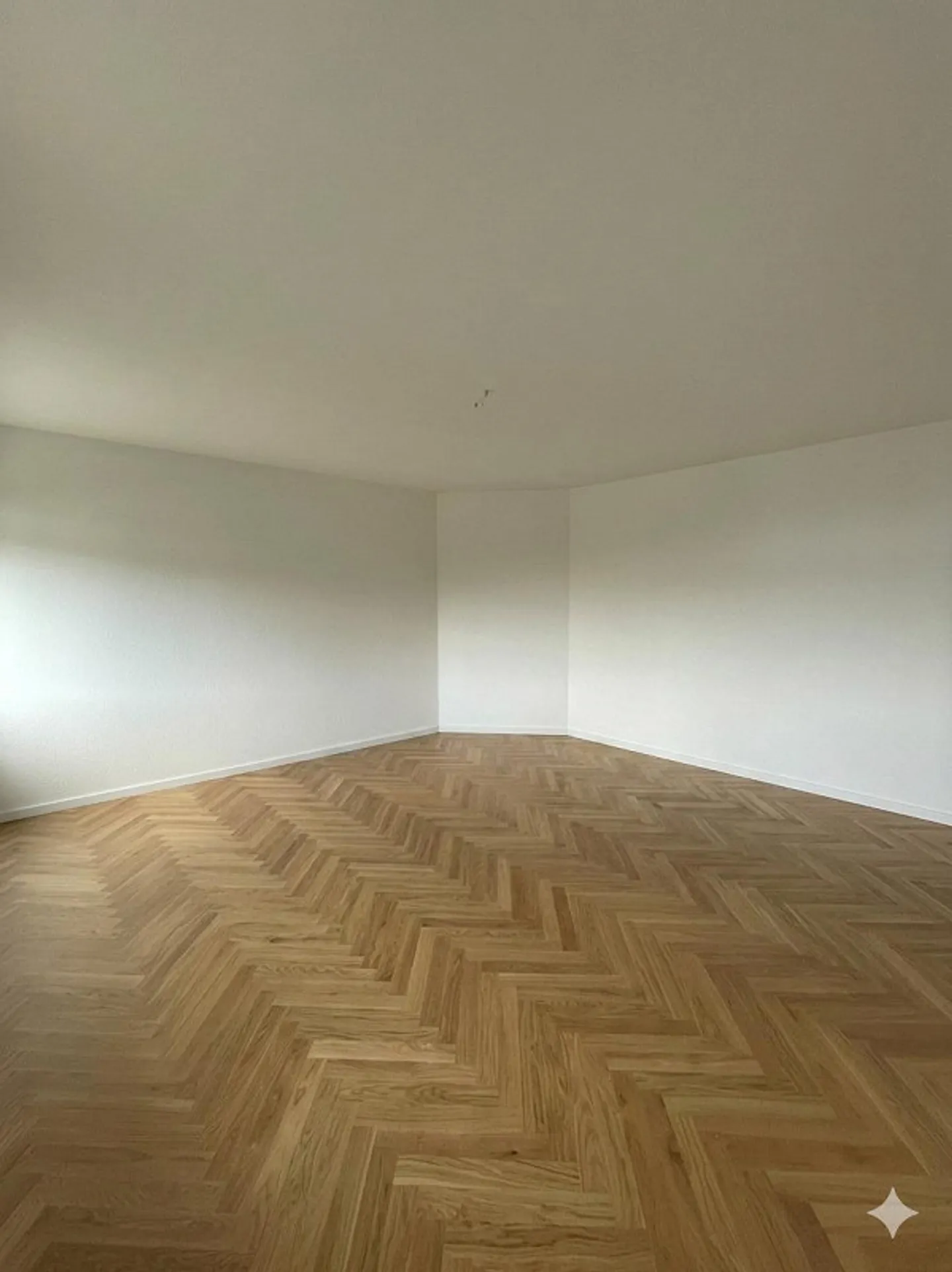 Appartement individuel moderne, entièrement rénové, attend de nouveaux résidents - Photo 3 sur 6