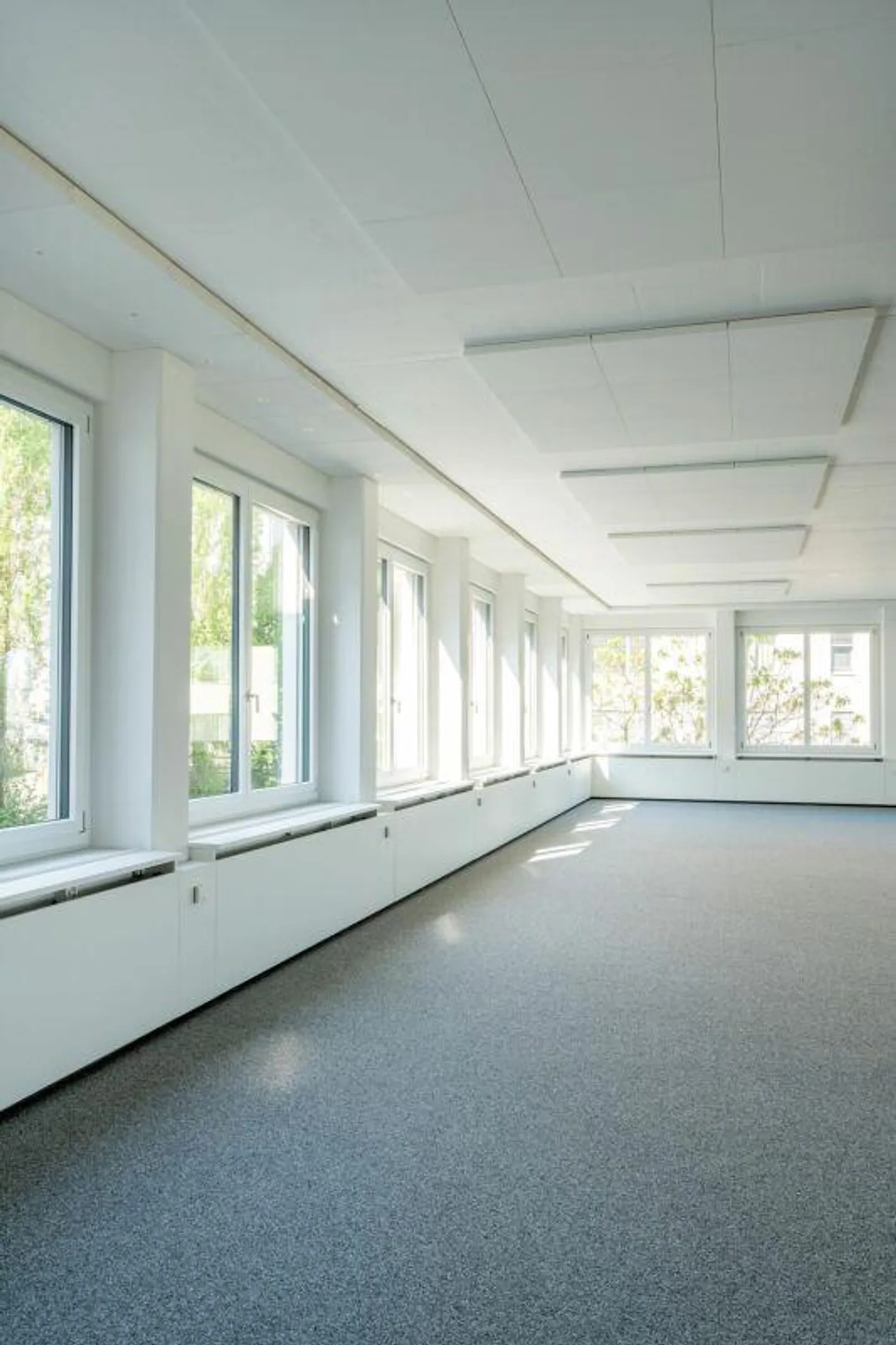 Vibrant Offices ? Energy Efficiency Meets Comfort - Photo 9 of 20