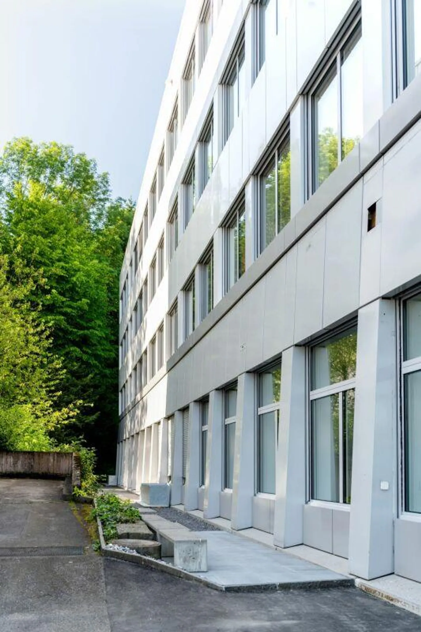 Vibrant Offices ? Energy Efficiency Meets Comfort - Photo 16 of 20