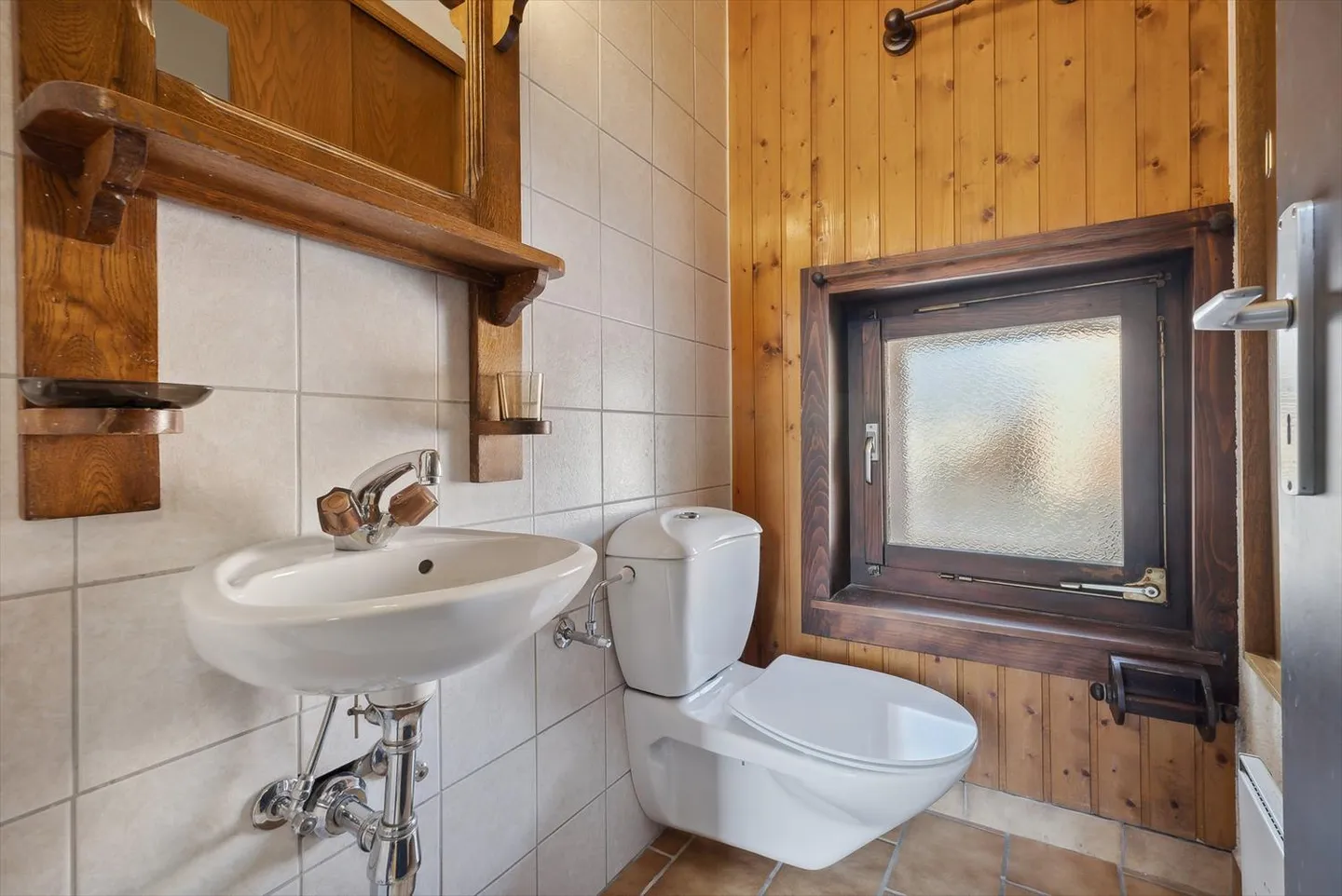 Casa a schiera con appartamento separato - Foto 5 di 11