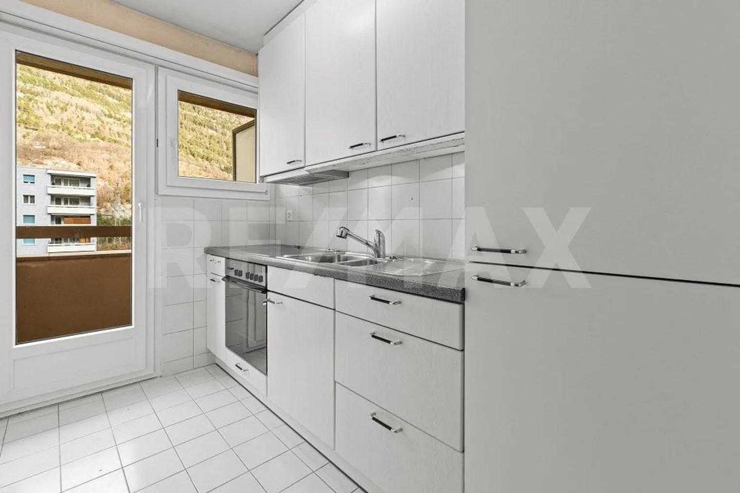 3 ½-room apartment with balcony on the 5th floor in Chur - Photo 1 of 12