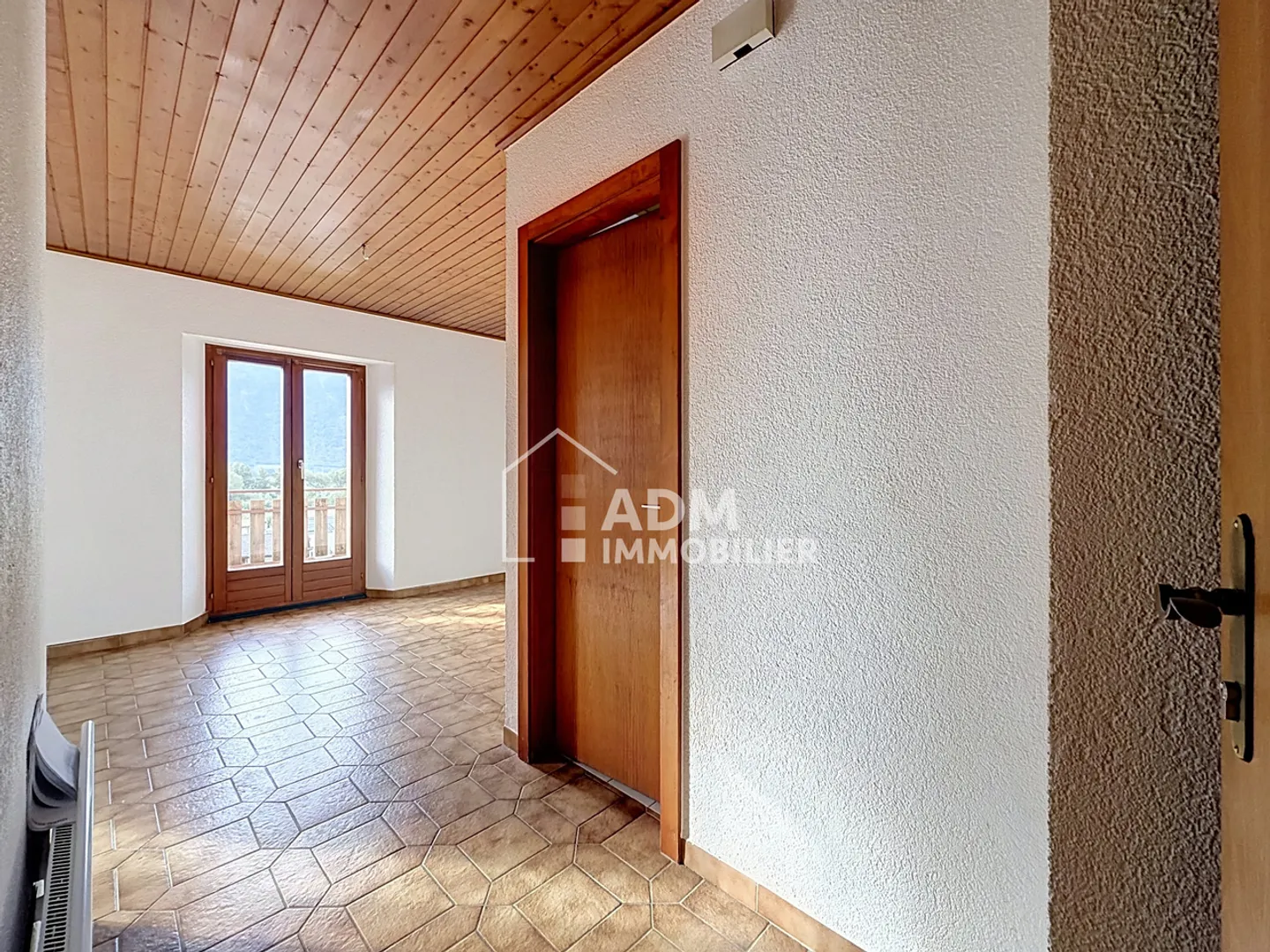 Appartement Charmant avec Balcon - Photo 2 sur 13