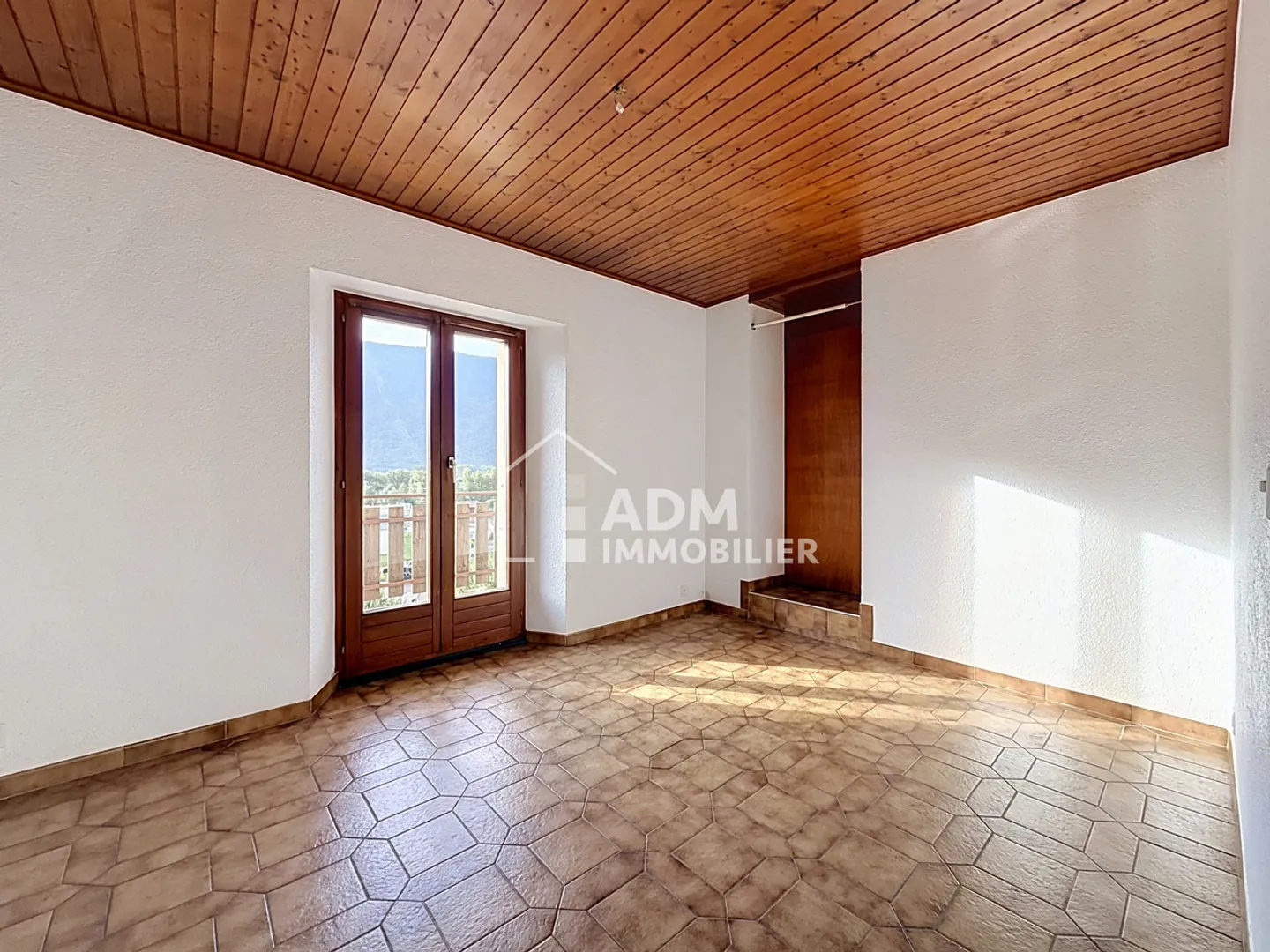 Appartement Charmant avec Balcon - Photo 3 sur 13