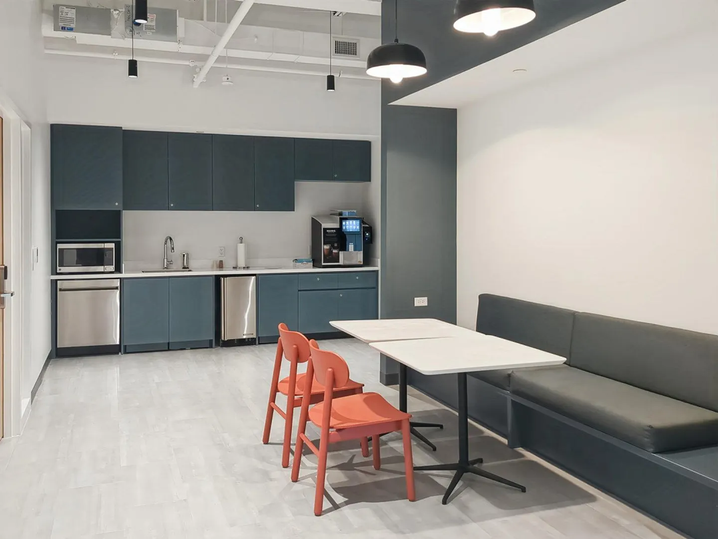 Private office space for 20 in Regus Spoom Kriens - Photo 7 of 8