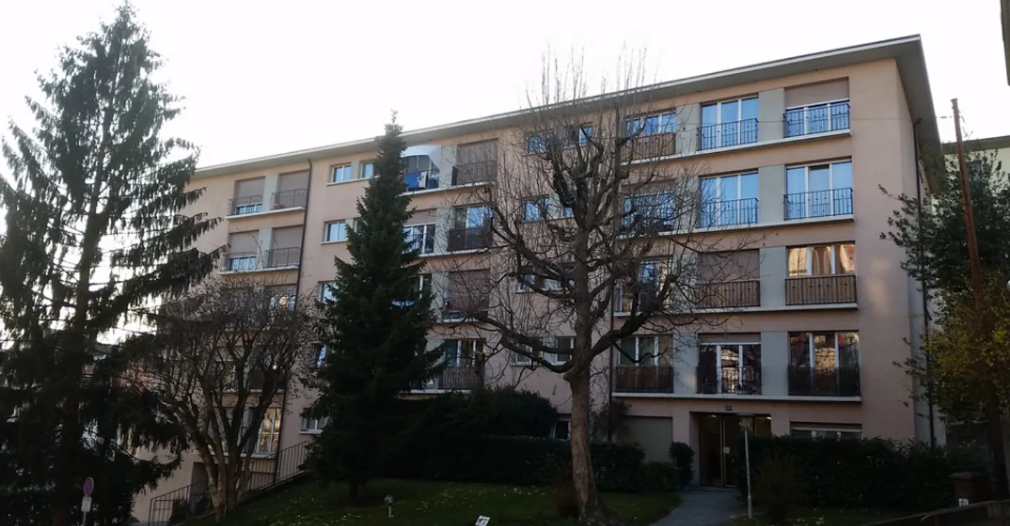 Außenparkplatz in Lausanne - Foto 1 von 1