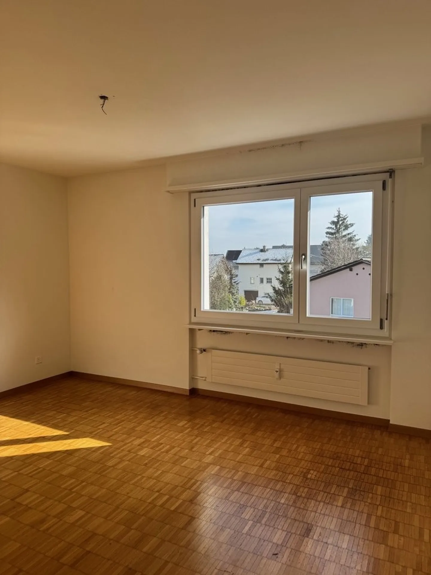 Bright and spacious 2-room apartment in the green for rent - Photo 6 of 9