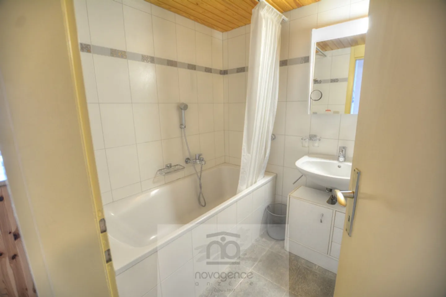Renovated Apartment with Alpine View - Photo 8 of 11