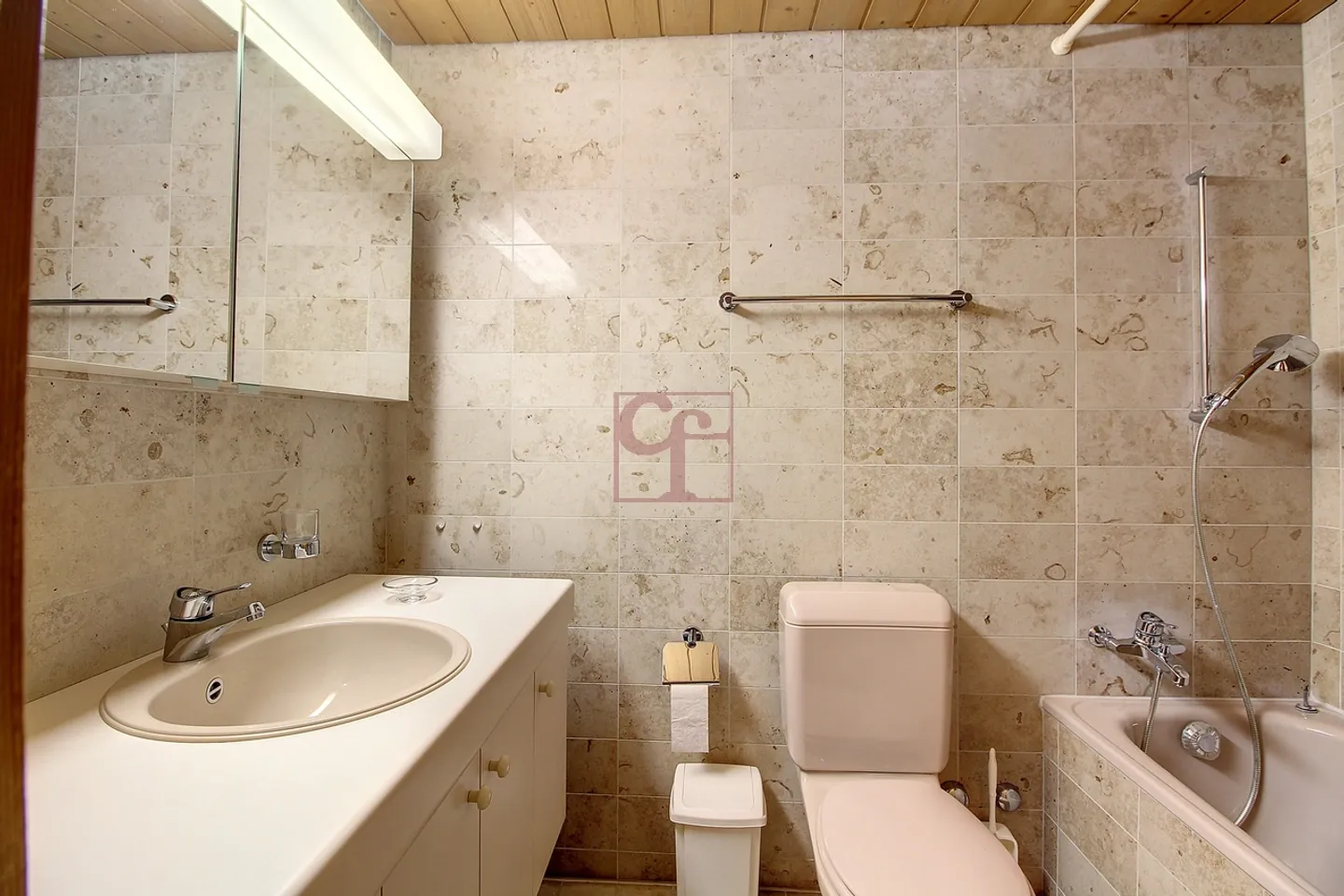 Charmant appartement de 3.5 pièces meublé Idéalement situé à Rougemont - Foto 4 di 9