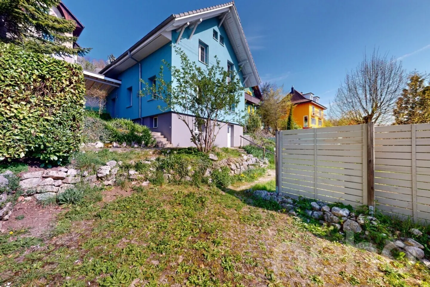 Casa indipendente in una posizione tranquilla con molto spazio - Foto 3 di 13