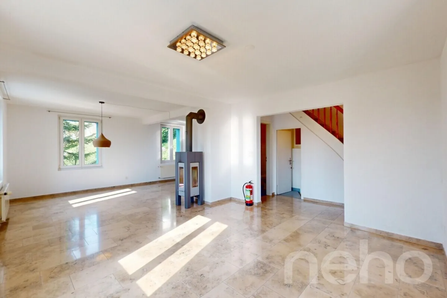 Casa indipendente in una posizione tranquilla con molto spazio - Foto 1 di 13