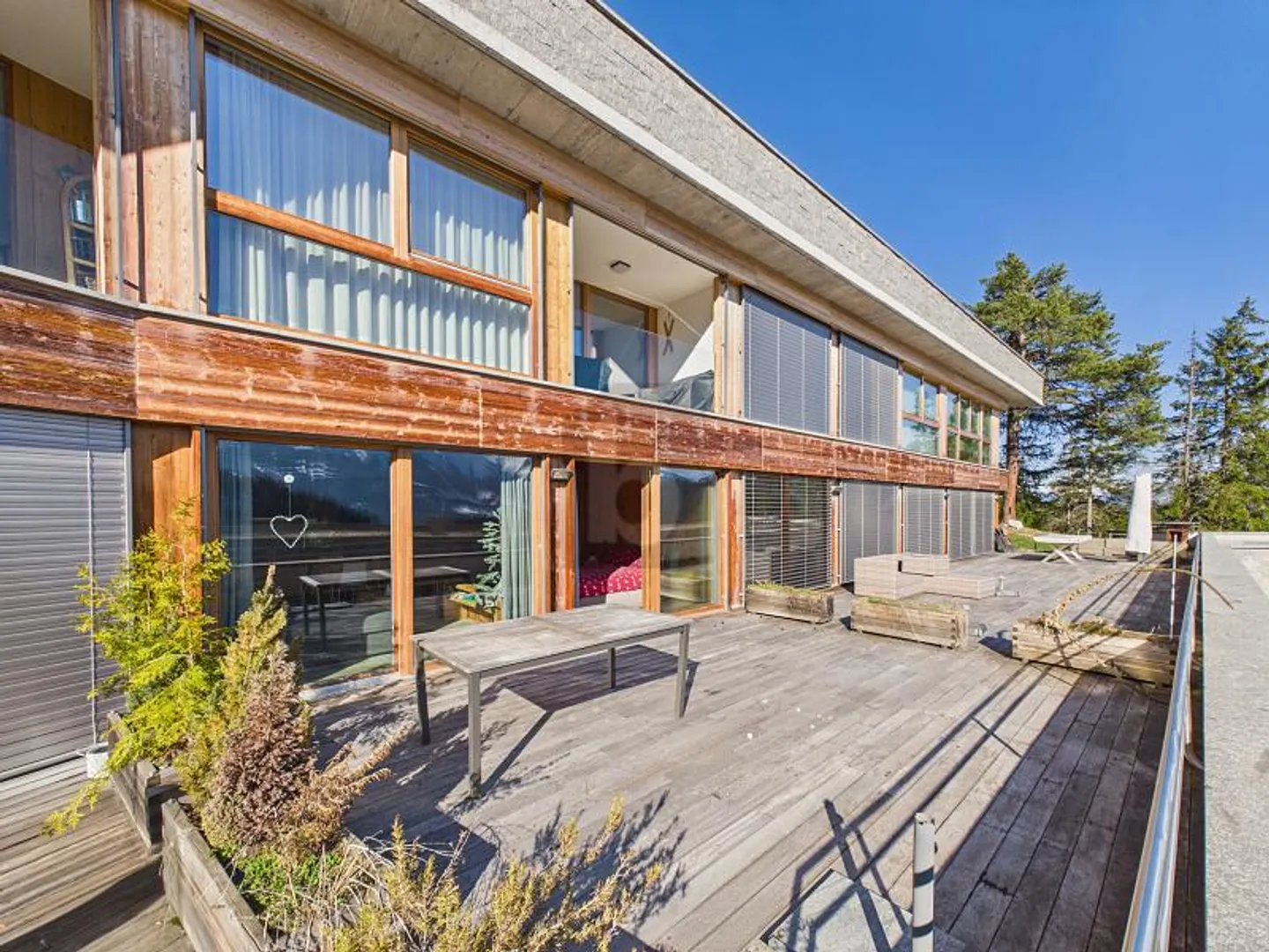 MODERN MIT GROSSER TERRASSE UND WEITBLICK - Foto 2 di 6