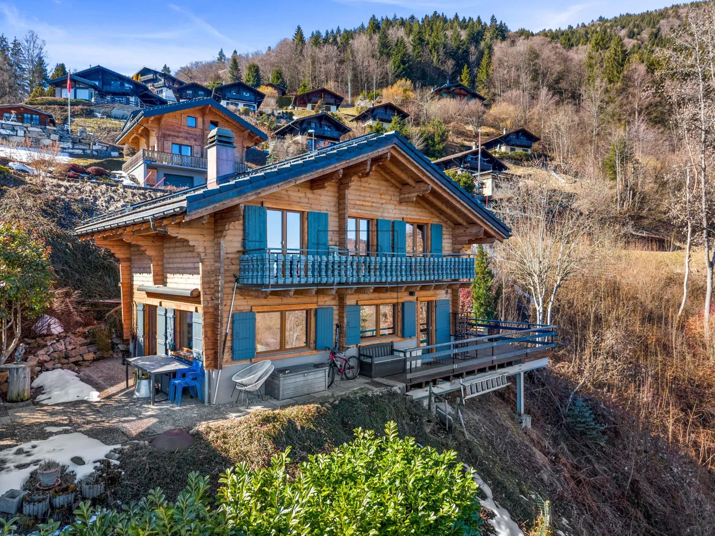 Magnificent chalet at the foot of the slopes - Photo 1 of 7