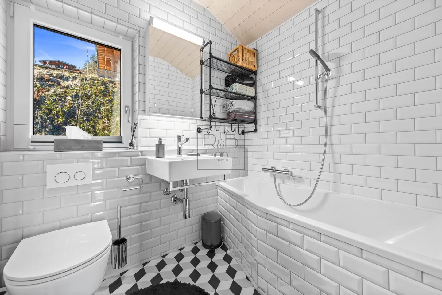 Magnificent chalet at the foot of the slopes - Photo 6 of 7