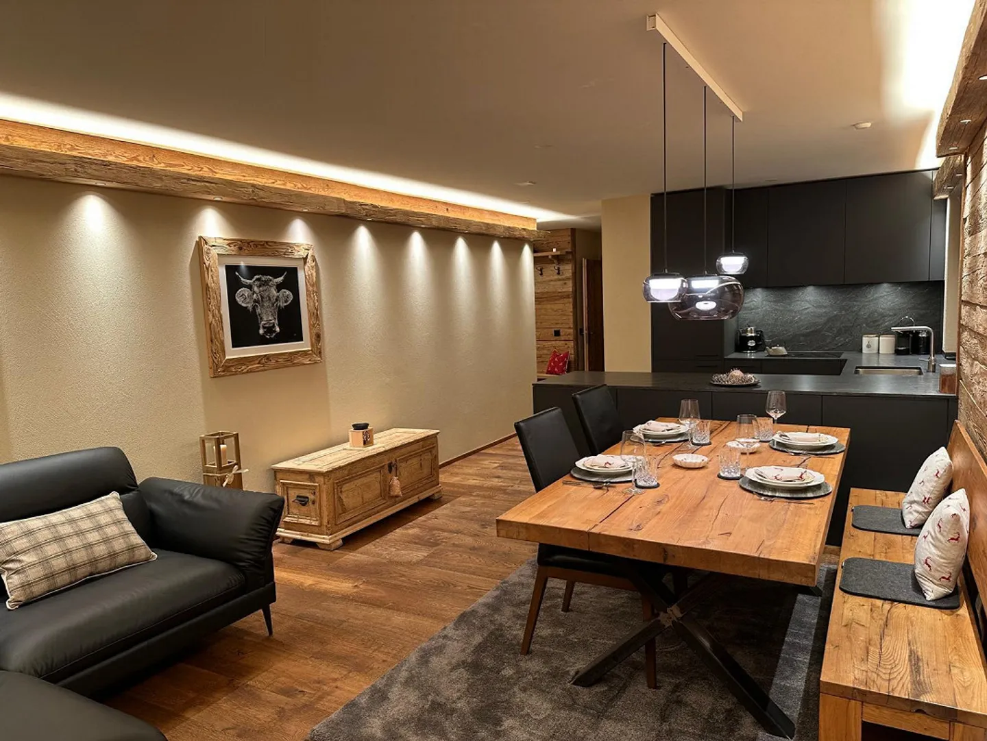 Appartamento 2,5 locali arredato con balcone a Vals - Foto 1 di 18