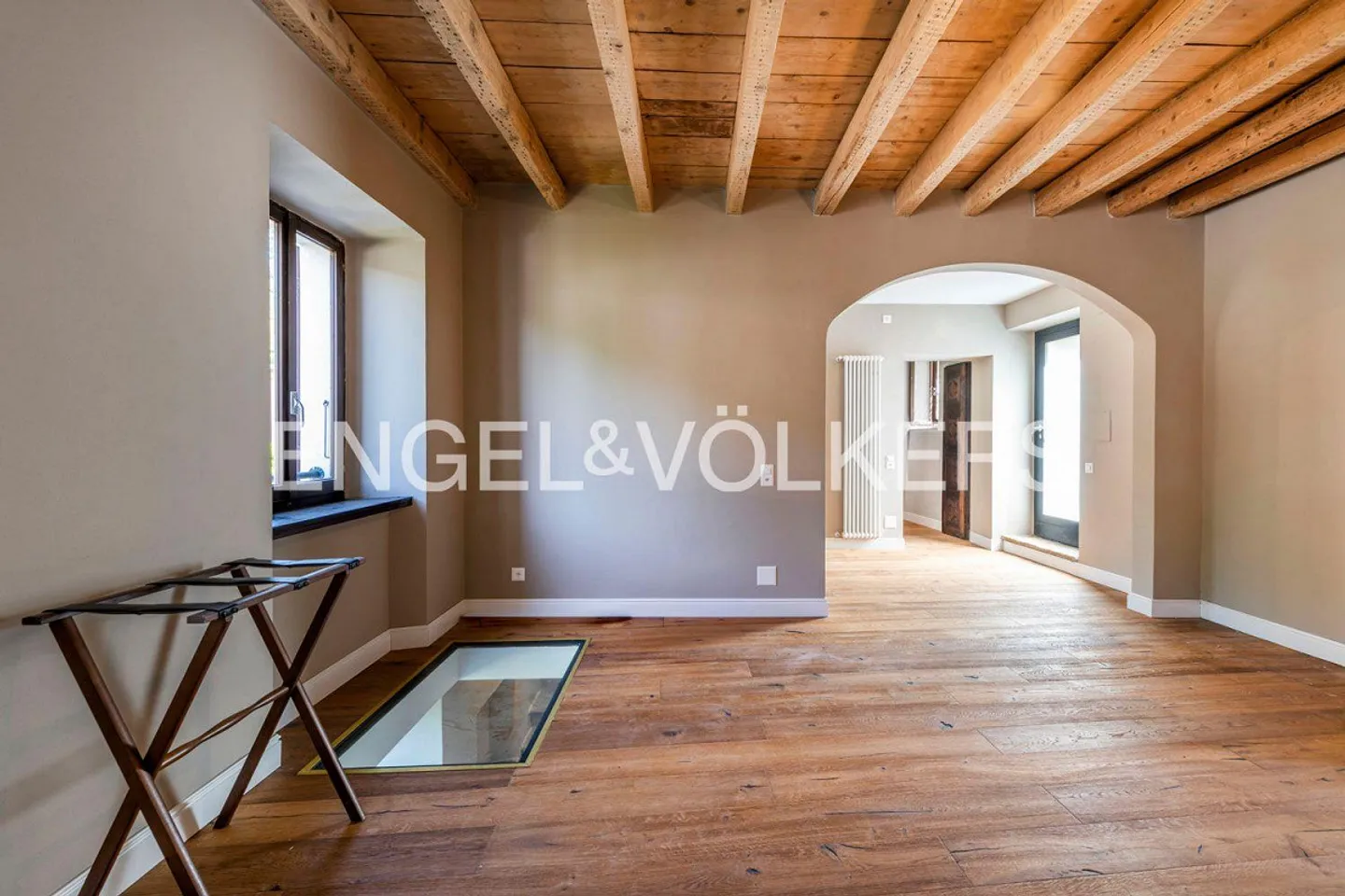 Beautiful House in the Historic District - Photo 4 of 13