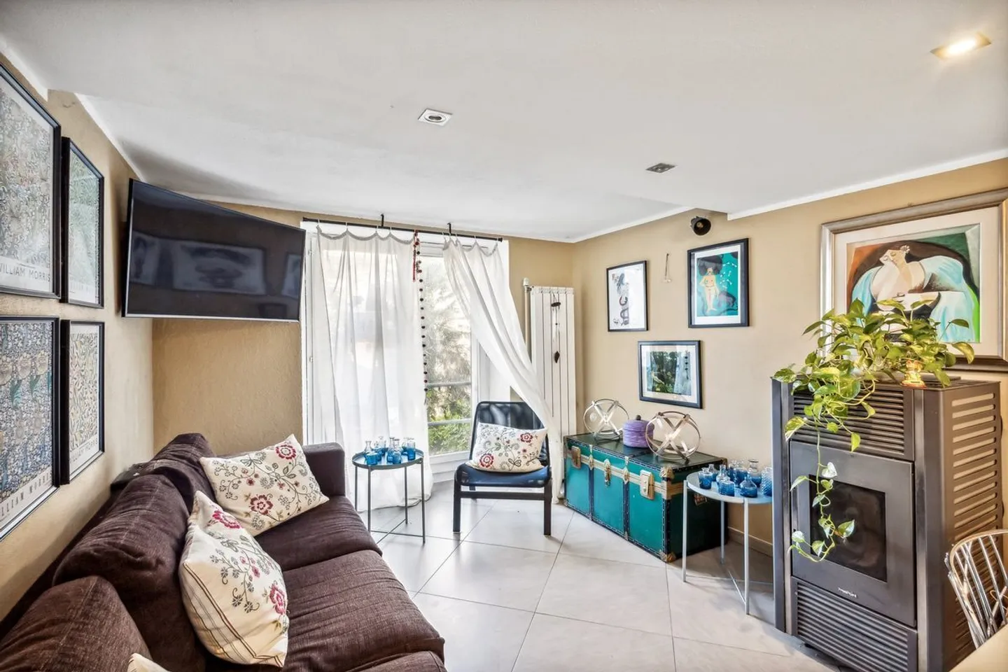 Bezauberndes Dorfhaus in Arbedo: Eine Zweitwohnung zwischen Natur und modernem Komfort - Foto 3 von 10