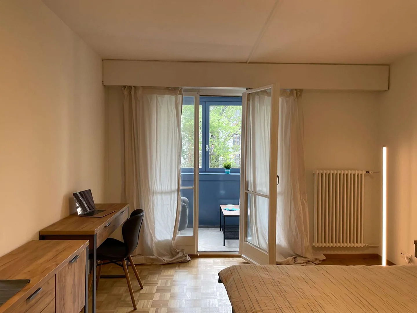 Furnished Room in Modern Apartment - Photo 4 of 25