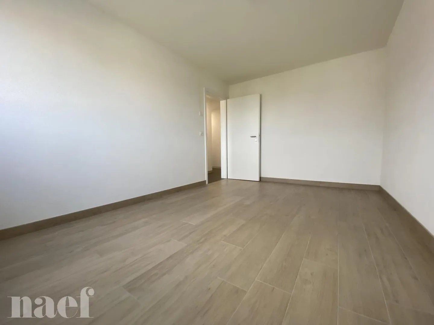 3.5 Room Apartment - Photo 7 of 10