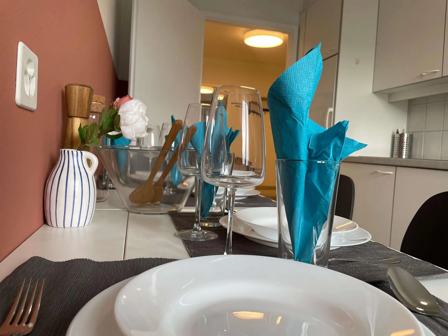Furnished Room in Modern Apartment - Photo 14 of 25
