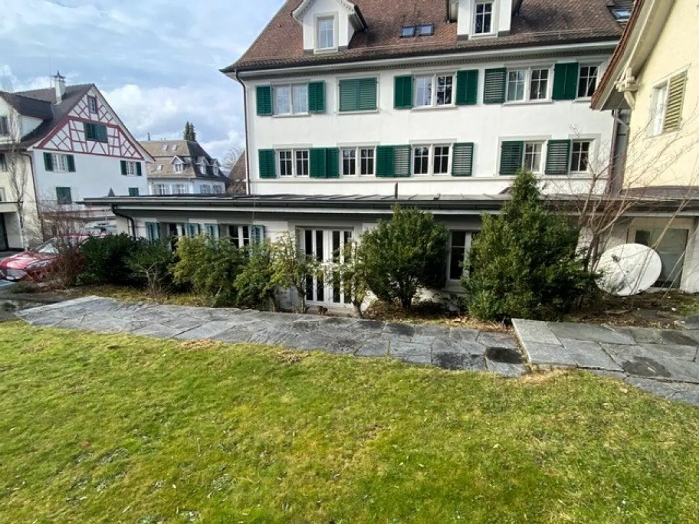 Attractive commercial space in the center of Meilen - Photo 1 of 8