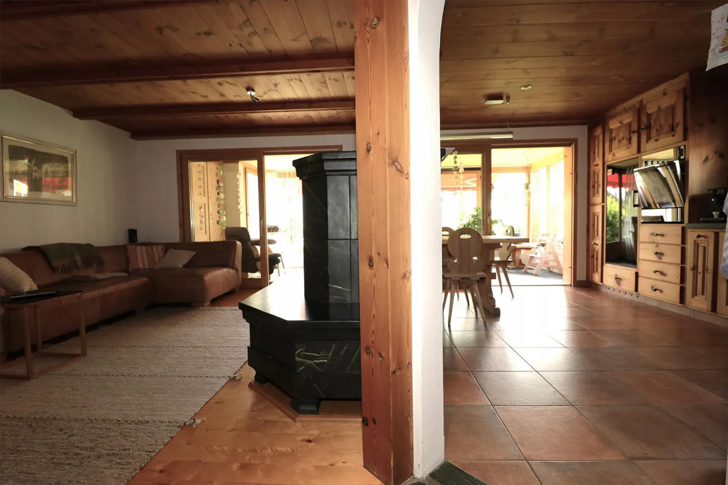 Charming two-family house with mountain view in Laax - Photo 5 of 30