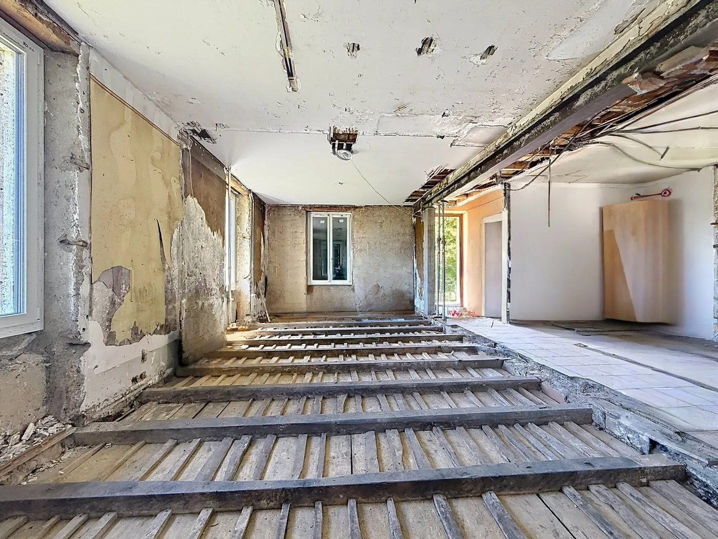Villa with enormous potential in Cressier to renovate - Photo 4 of 13