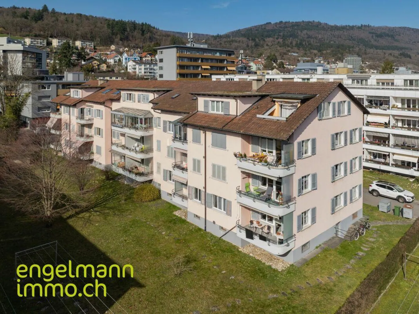 Charming 3.5 Room Apartment - Photo 1 of 13