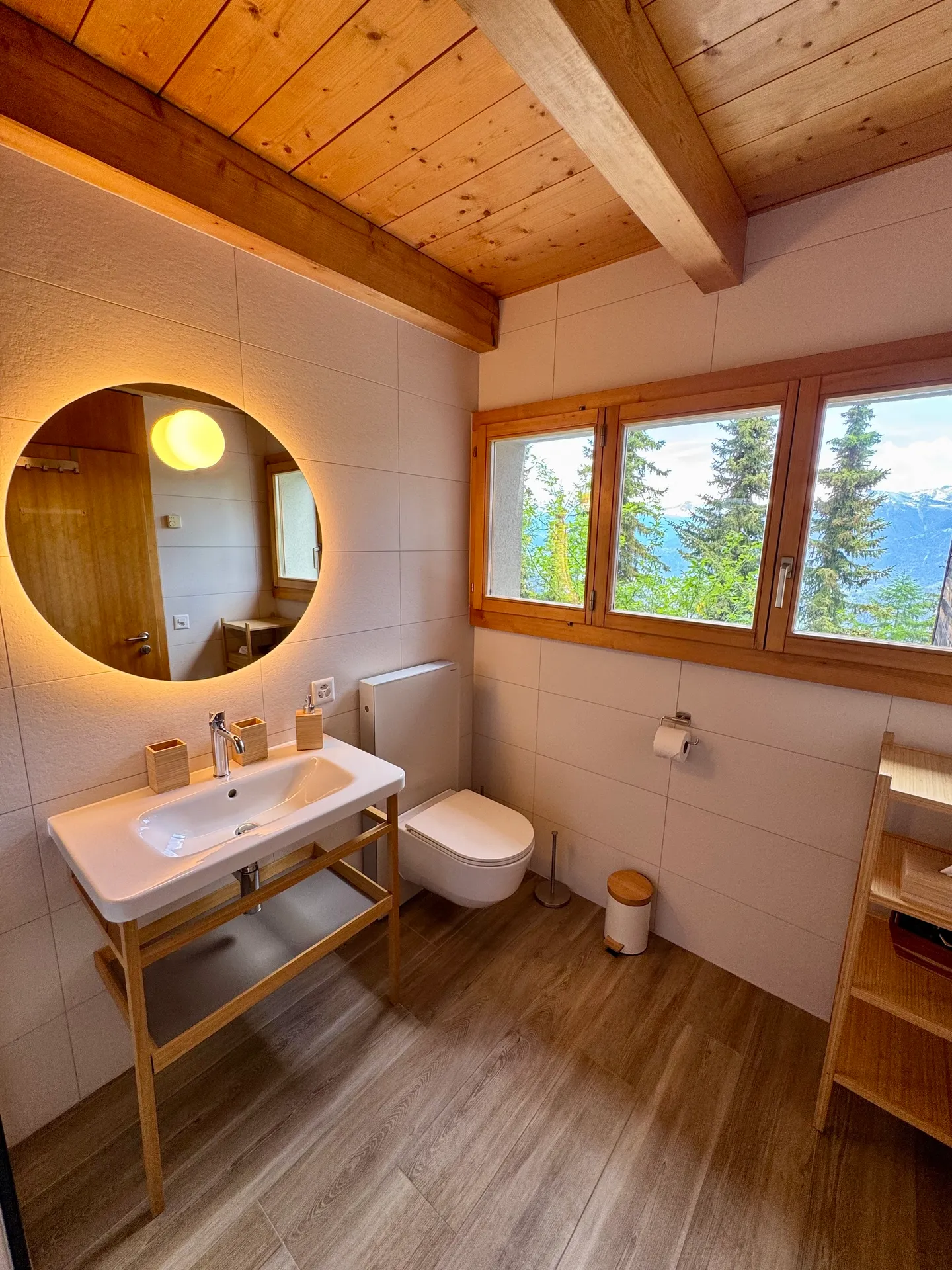 Chalet Élégant avec Vue sur les Montagnes - Photo 2 sur 13