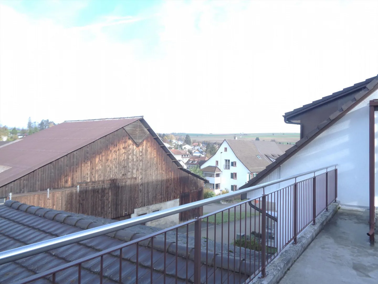 RoofTop Apartment , ideally located 5 mintues walk bus station 365view - Photo 7 of 30