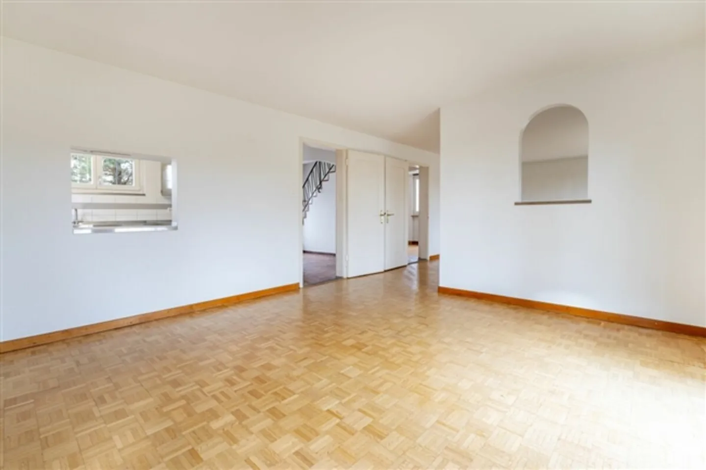 Casa unifamiliare idilliaca con giardino e fascino in un quartiere adatto alle famiglie - Foto 2 di 20