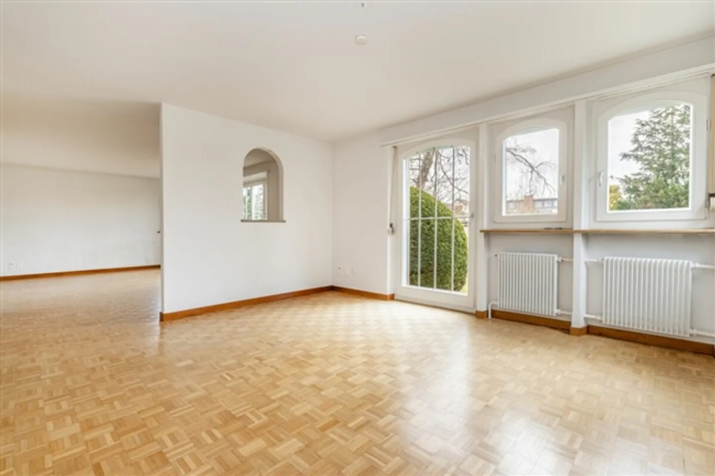 Casa unifamiliare idilliaca con giardino e fascino in un quartiere adatto alle famiglie - Foto 3 di 20