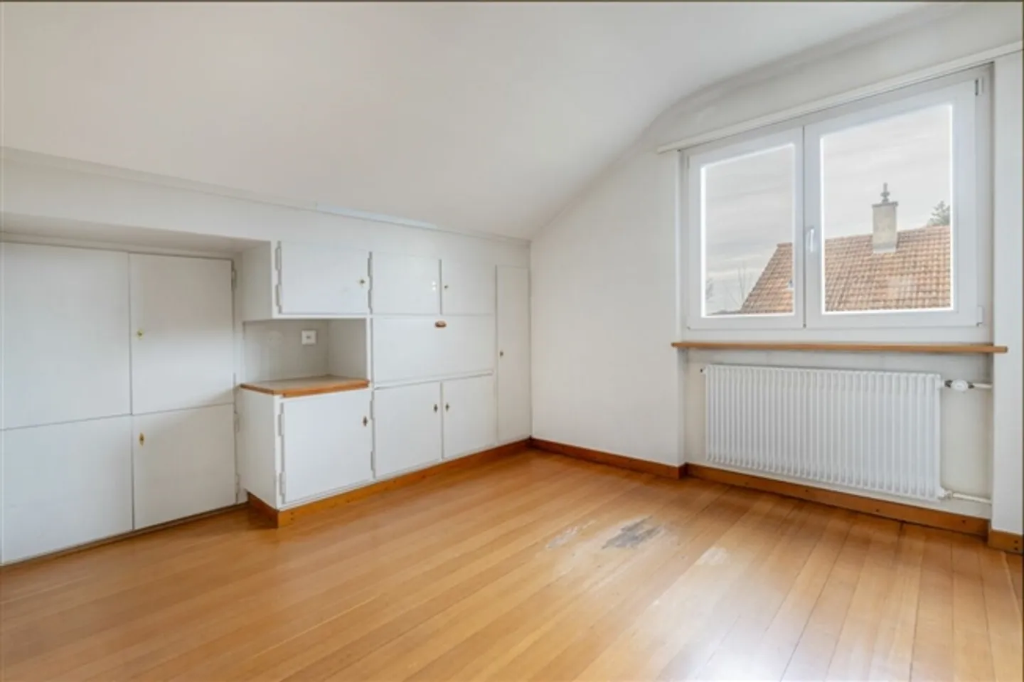 Casa unifamiliare idilliaca con giardino e fascino in un quartiere adatto alle famiglie - Foto 9 di 20