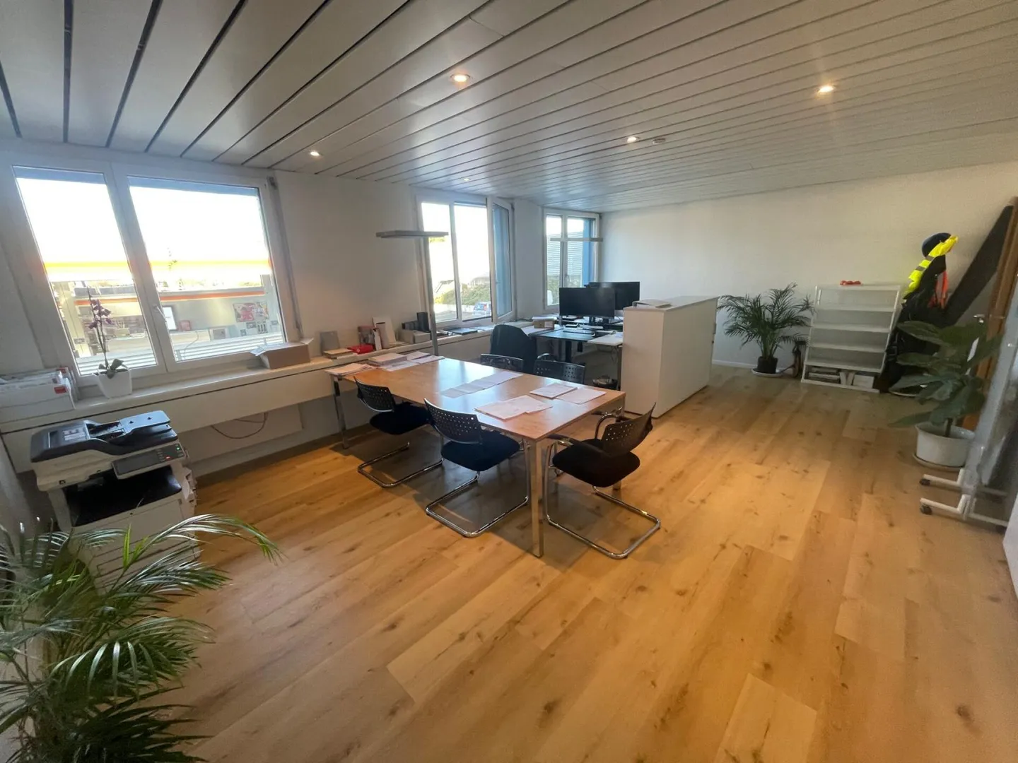 Exclusive office space for rent - Zürichstrasse 110b, Adliswil - Photo 2 of 6