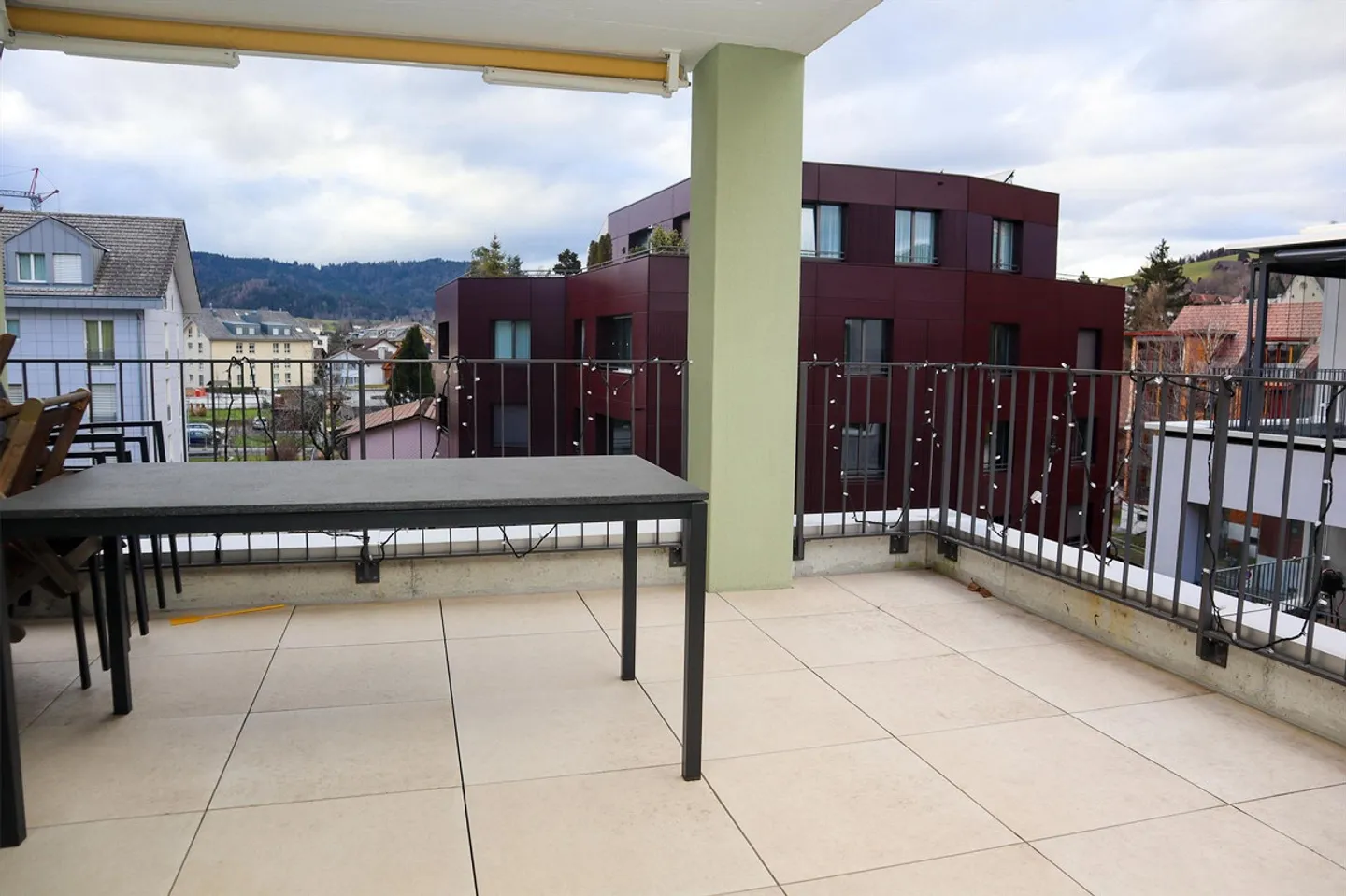 Bright and modern 4½-room apartment in a central location - Photo 8 of 11