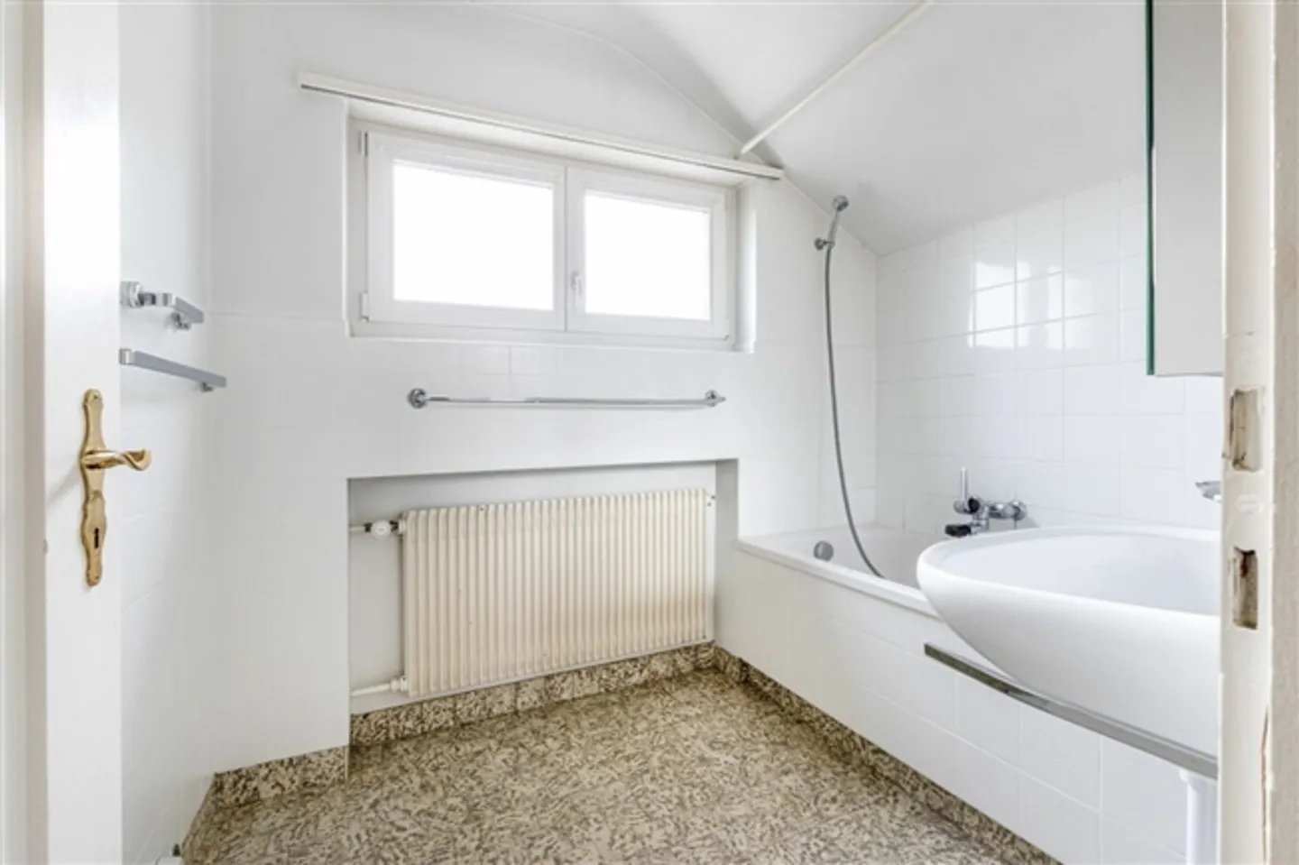 Casa unifamiliare idilliaca con giardino e fascino in un quartiere adatto alle famiglie - Foto 12 di 20