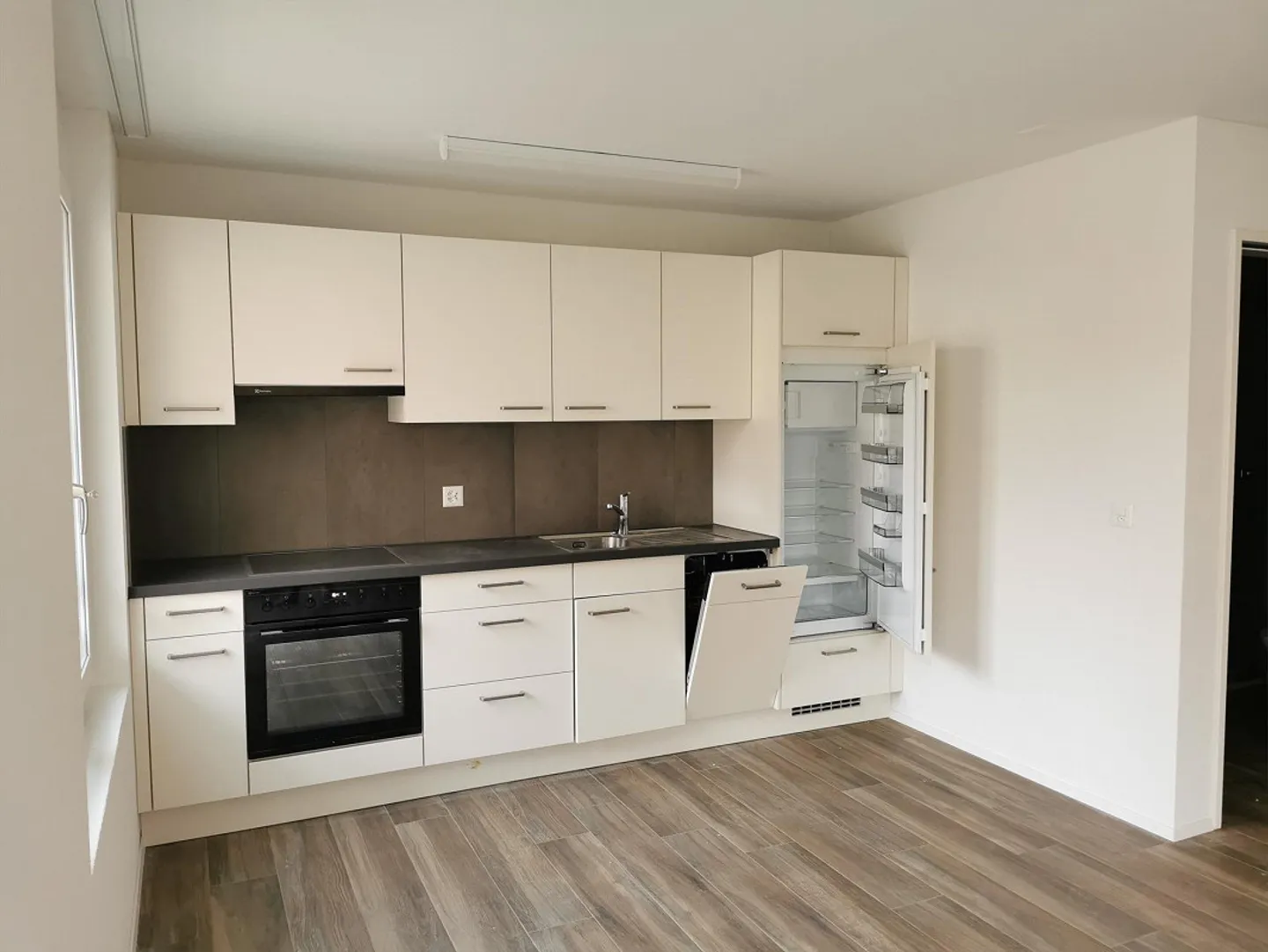 Appartement calme de 2,5 pièces au rez-de-chaussée - Photo 3 sur 7