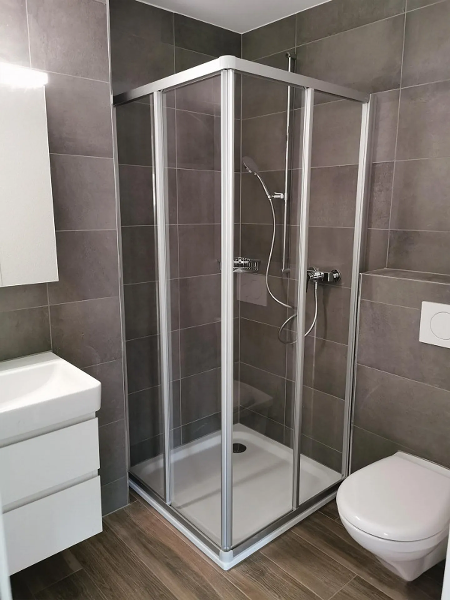 Appartement calme de 2,5 pièces au rez-de-chaussée - Photo 4 sur 7