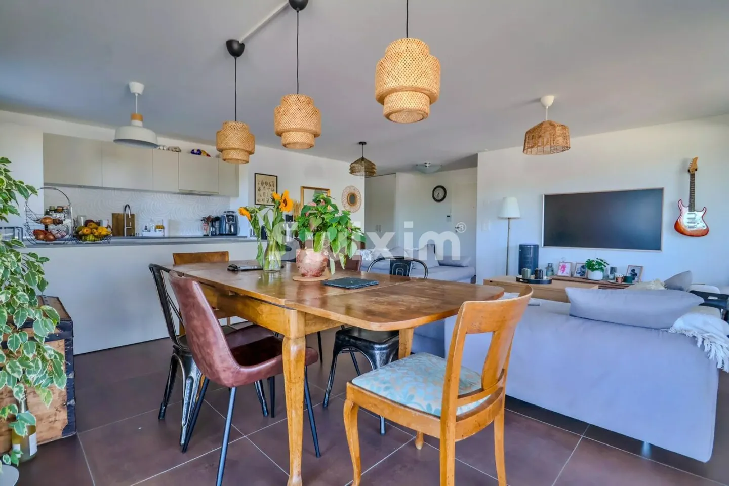 Exclusivity! Live in a village & comfort: 5.5 room apartment, modern with large terrace, less than 7 minutes from the train station! - Photo 3 of 8
