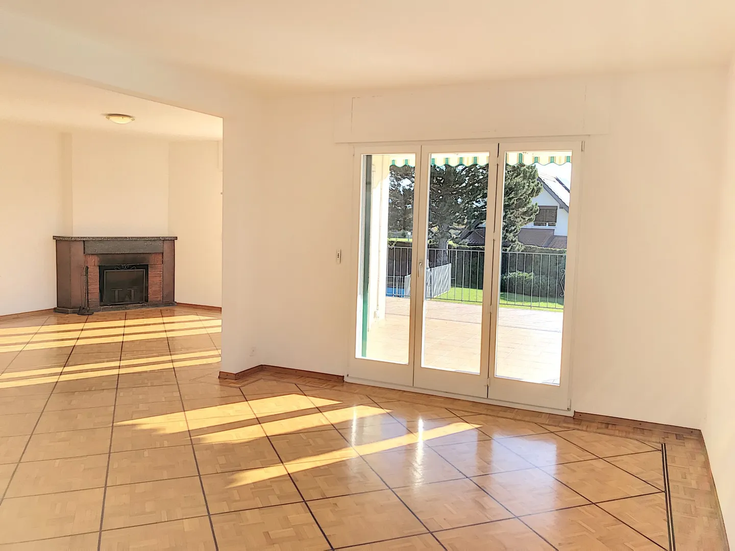 Charmante Villa mit Pool - Foto 3 von 9