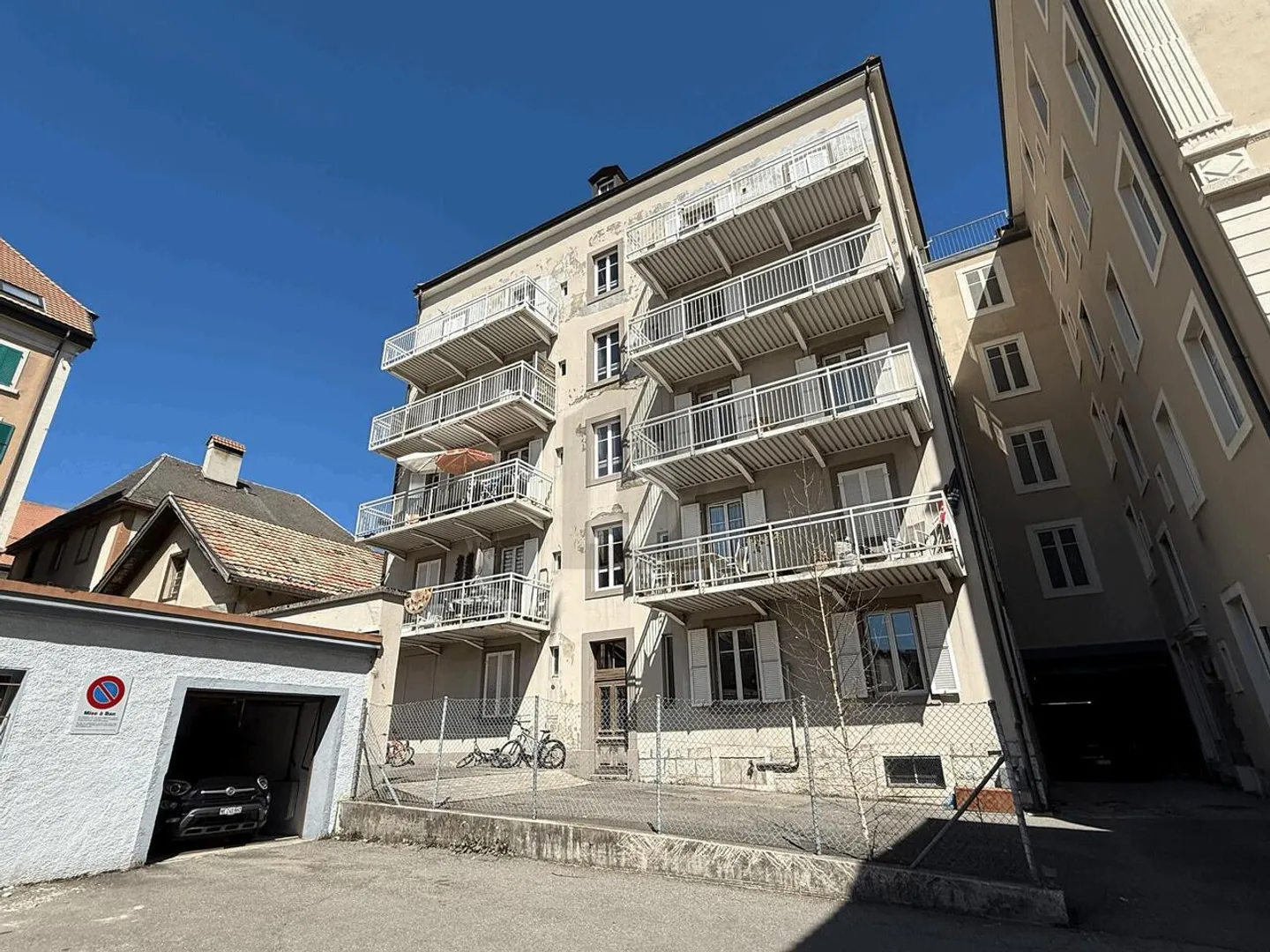 INSTALLIERT CAD RENOVIERTE FASSADE - Foto 2 von 6