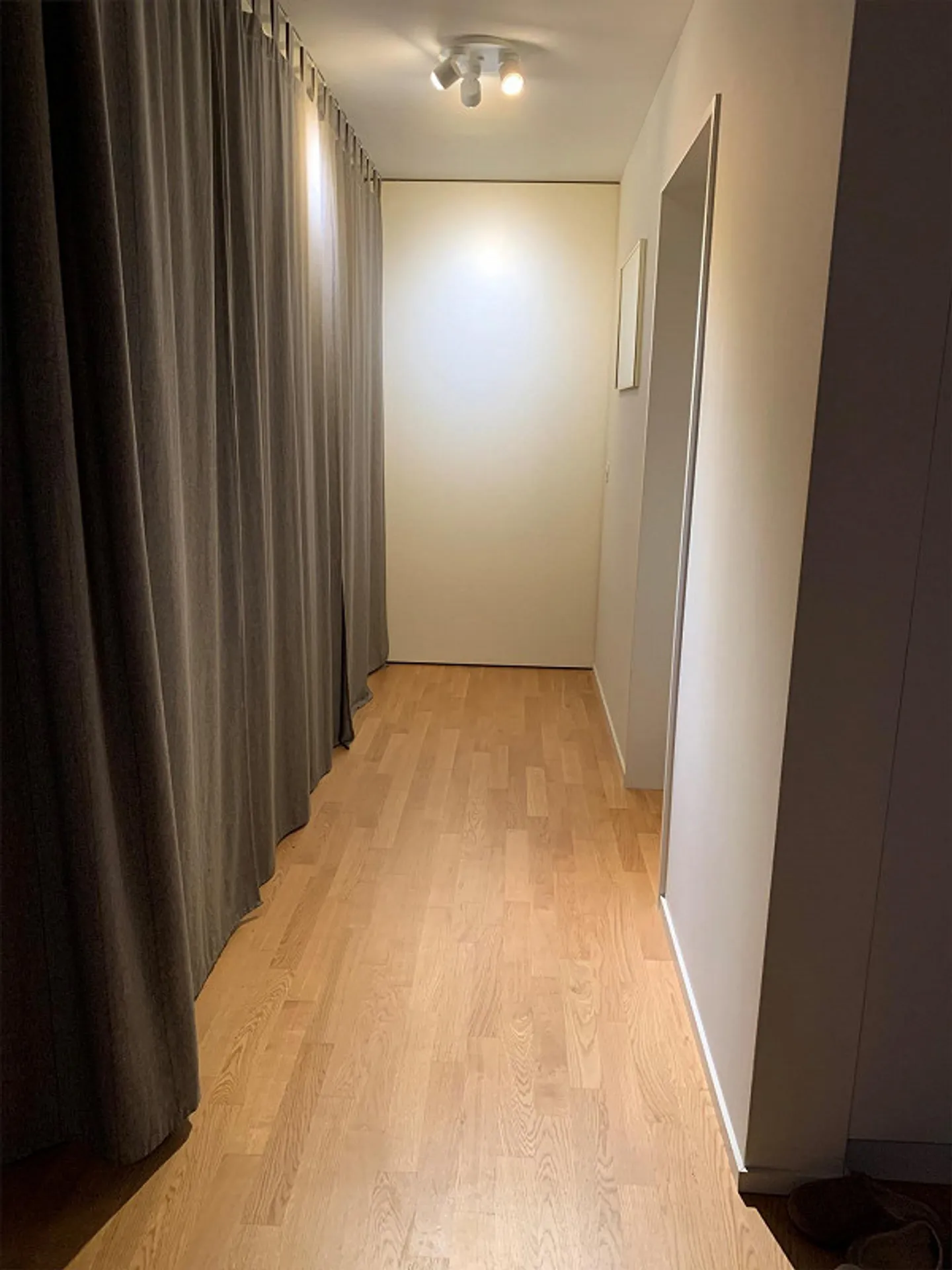 Moderno appartamento di 2,5 stanze a Uster - Foto 6 di 10