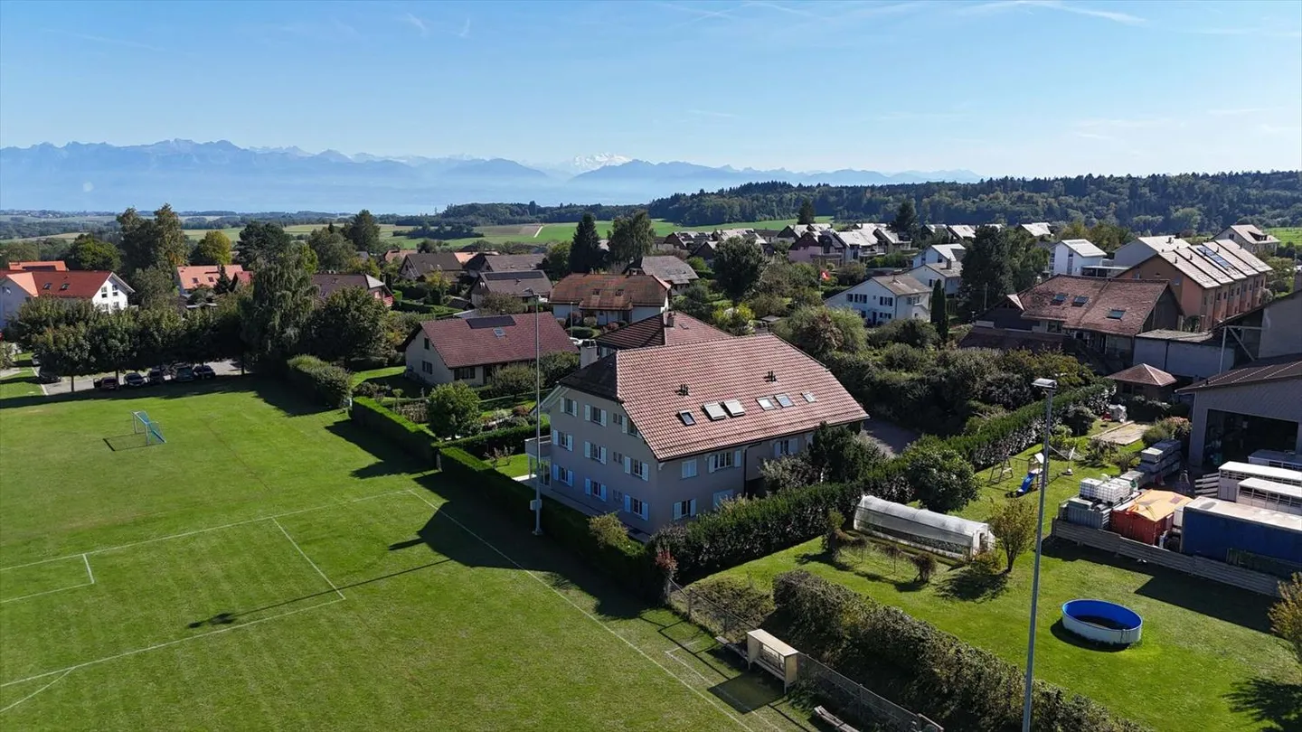 APPARTEMENT EN DUPLEX DE 5 PIÈCES AVEC BALCON ET PLACES DE PARC INTÉRIEURE ET EX - Photo 3 sur 13