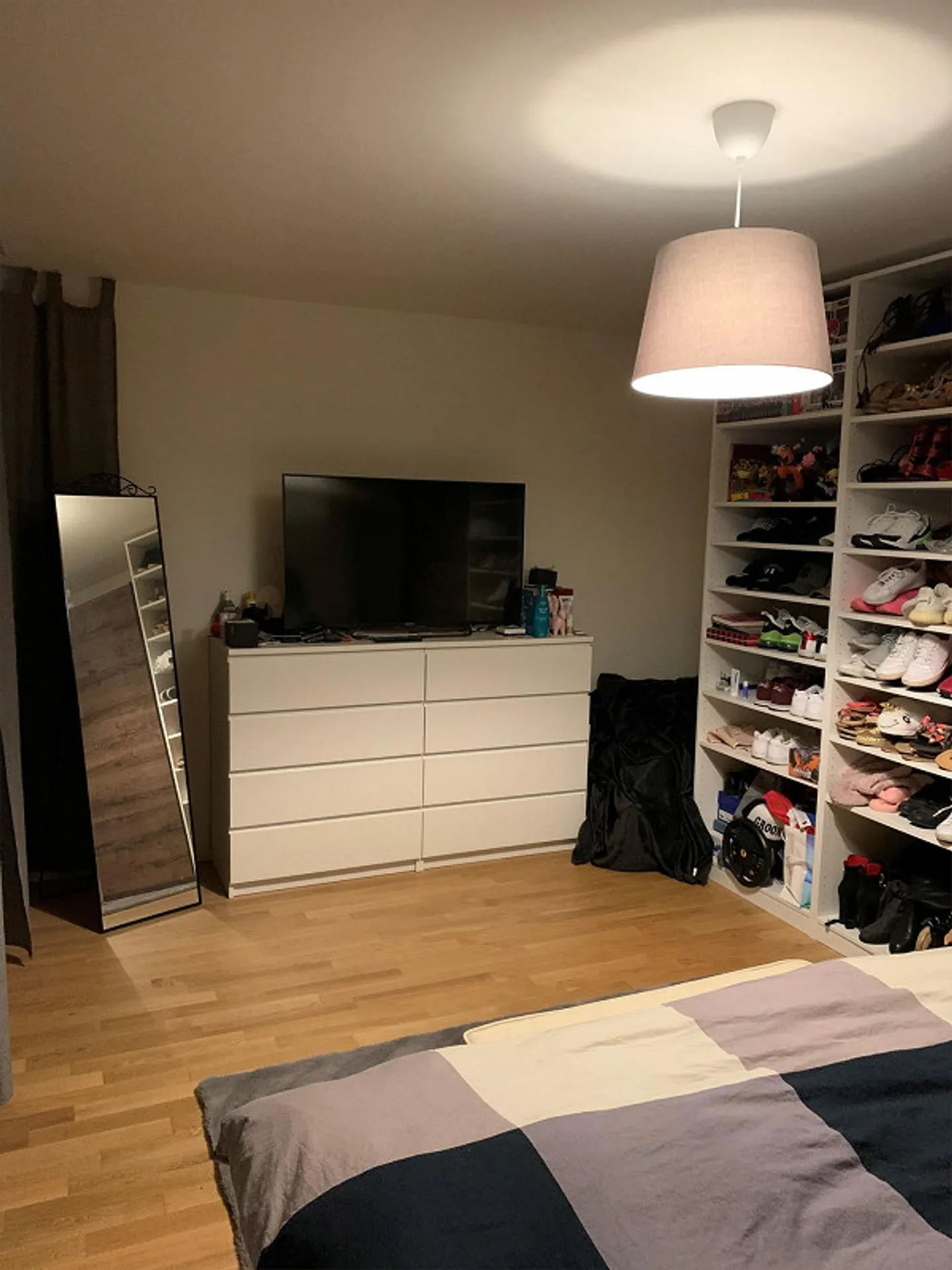 Moderno appartamento di 2,5 stanze a Uster - Foto 7 di 10