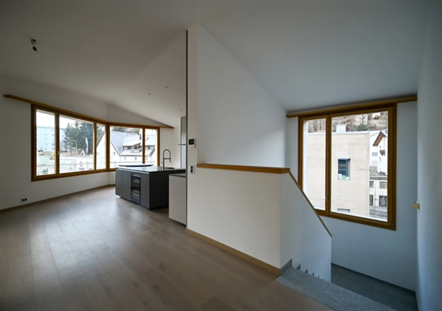 Elegant second homes in sculptural architecture "Chalavus" - Photo 5 of 10